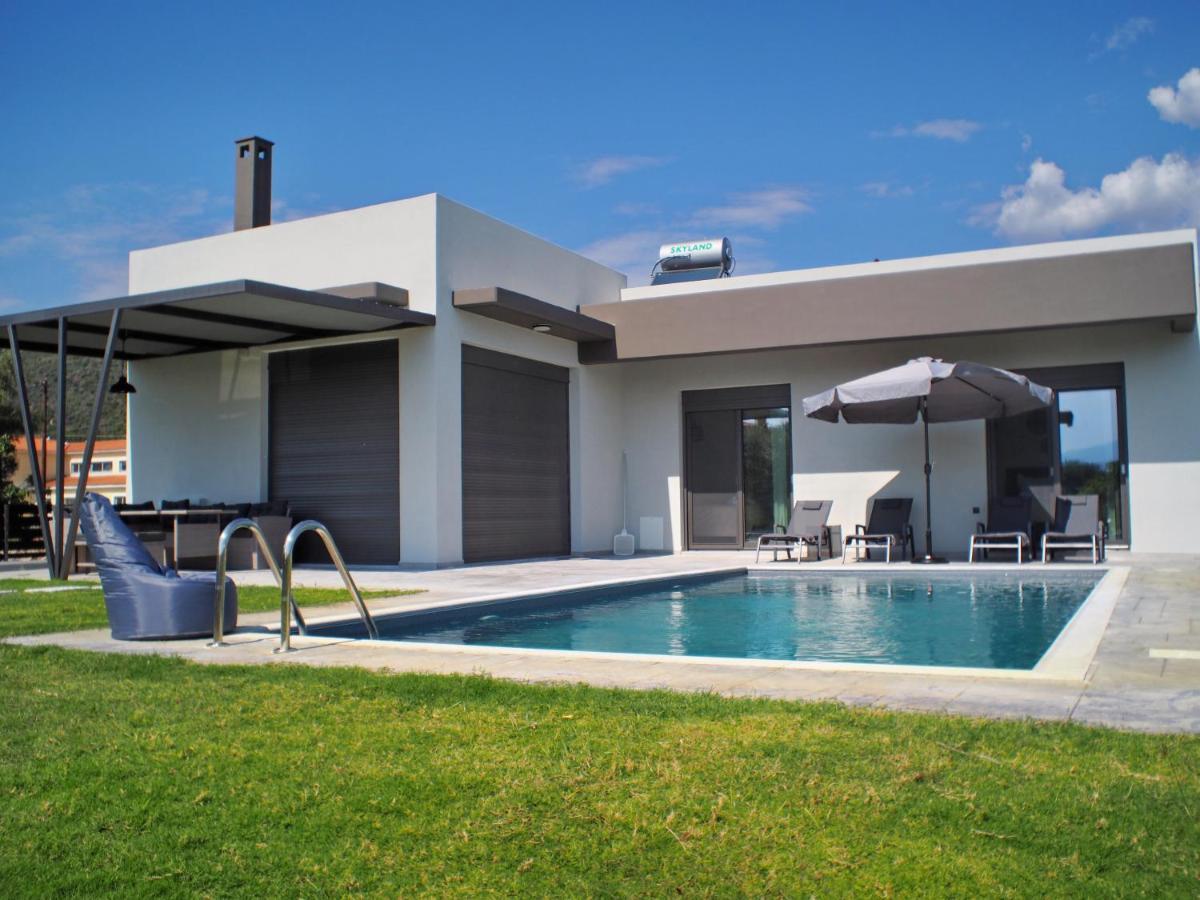 Nostos Luxury Villas With Private Pool In Návpaktosz Kültér fotó