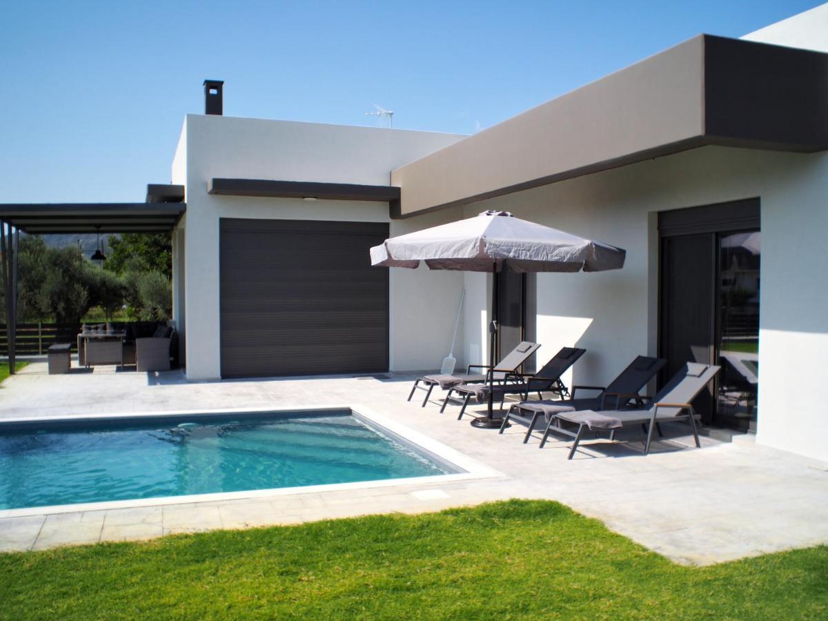 Nostos Luxury Villas With Private Pool In Návpaktosz Kültér fotó