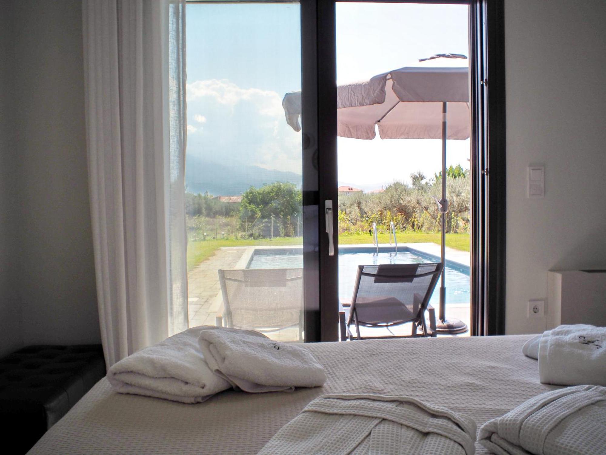 Nostos Luxury Villas With Private Pool In Návpaktosz Kültér fotó